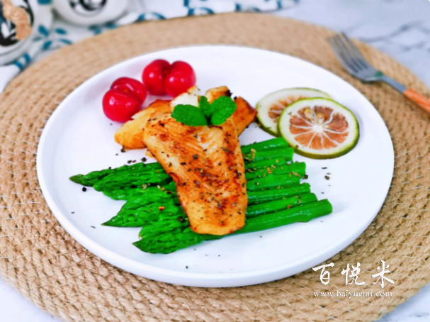 香煎比目魚(yú)，營(yíng)養(yǎng)均衡口感好，在家也能吃到的西式料理